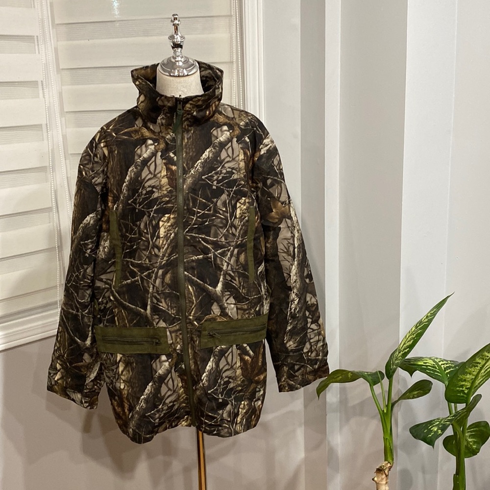 NWT. Camouflage Hide Hunting Clothes, Waterproof Windproof Jacket Warm M Unisex